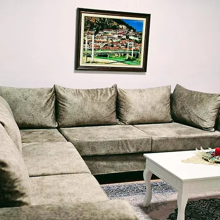 Luka Apartament *